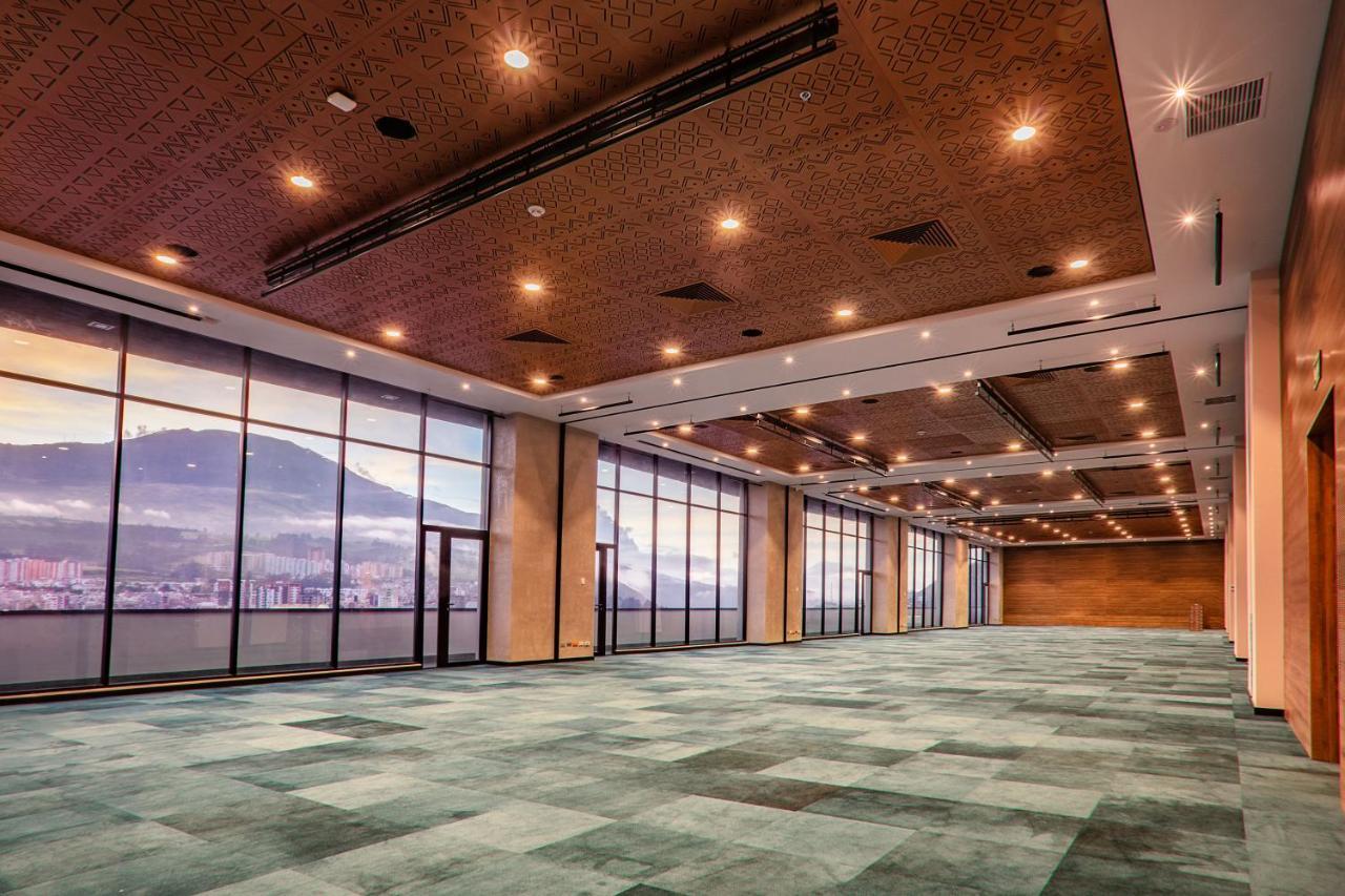 Hotel V1501 Pasto Exteriör bild The interior of the convention centre