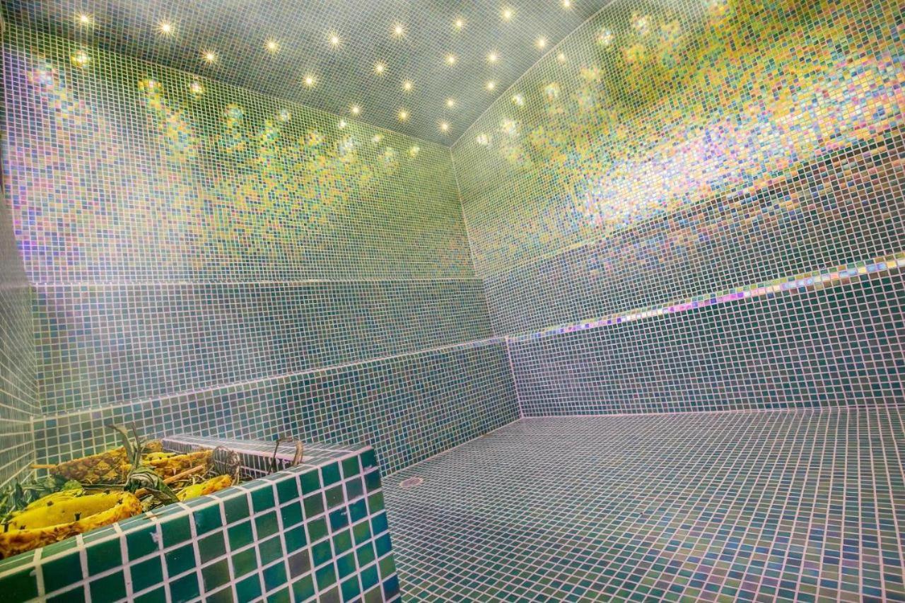 Hotel V1501 Pasto Exteriör bild The interior of the steam room